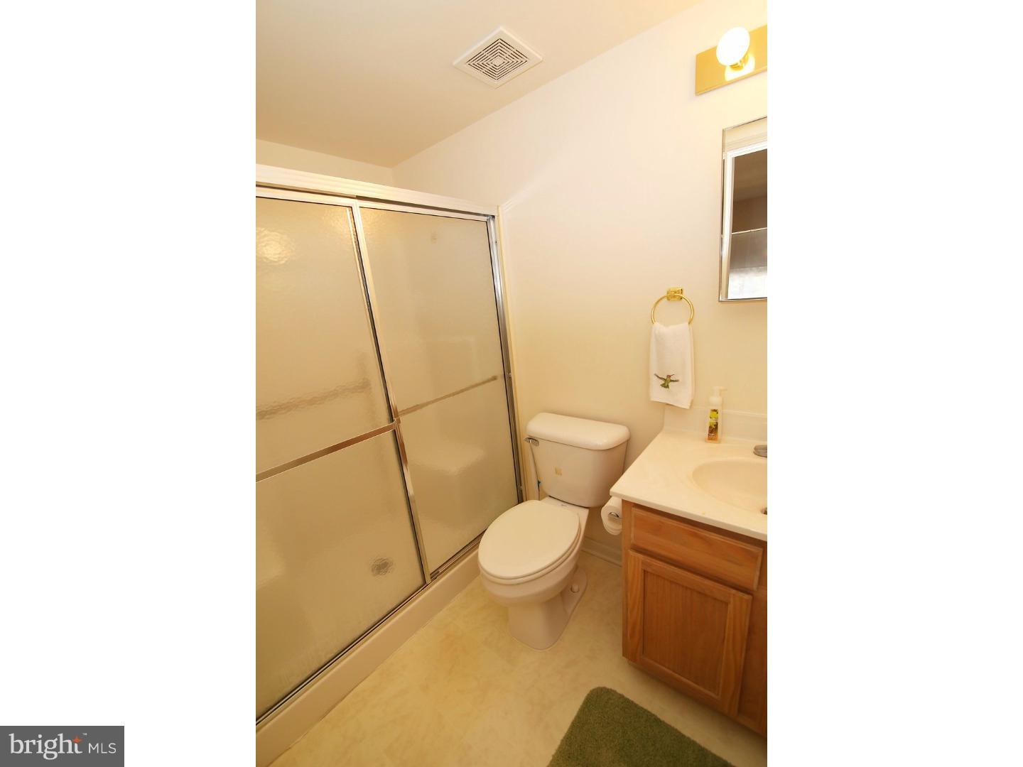543 Brandon Road Norristown, PA 19403 - Photo 16 of 23 Master Bathroom