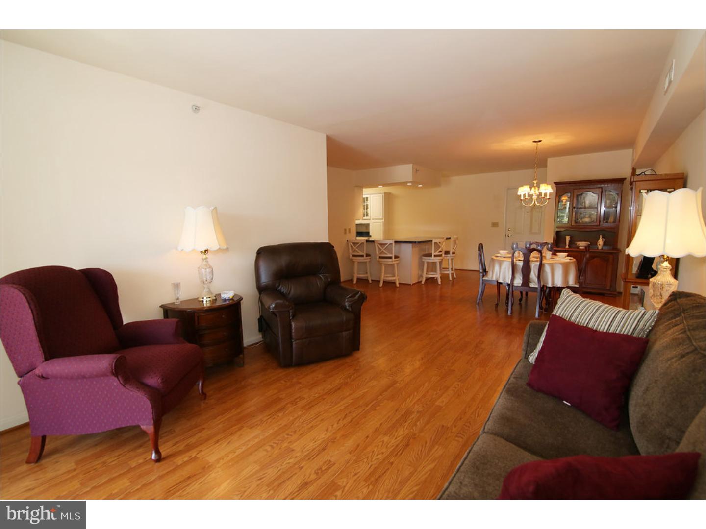 543 Brandon Road Norristown, PA 19403 - Photo 6 of 23 Living Room