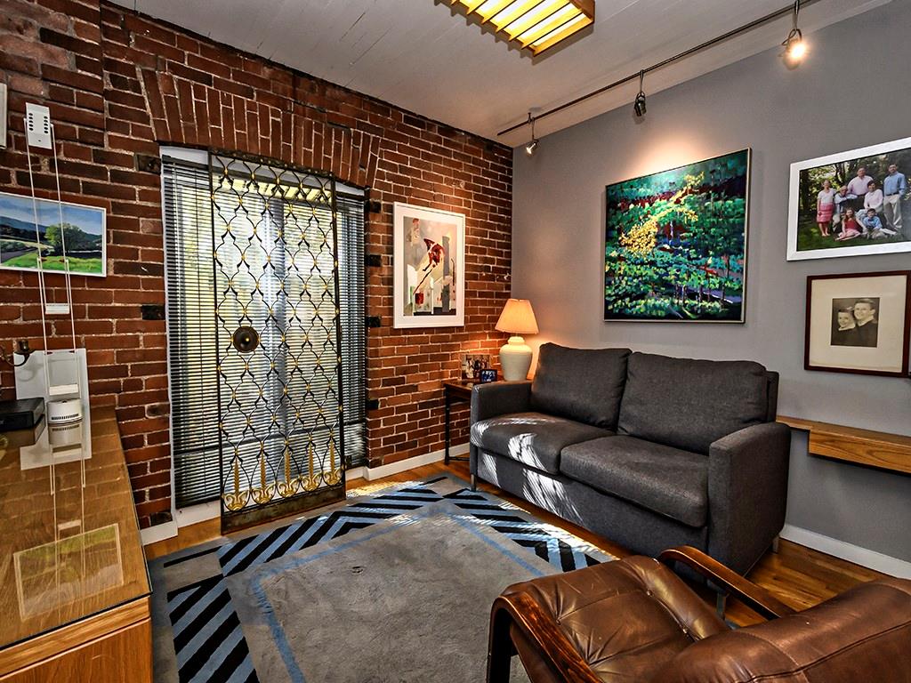 1 Parkton Place Pittsburgh, PA 15232 - Photo 11 of 25 First floor bedroom and/or den