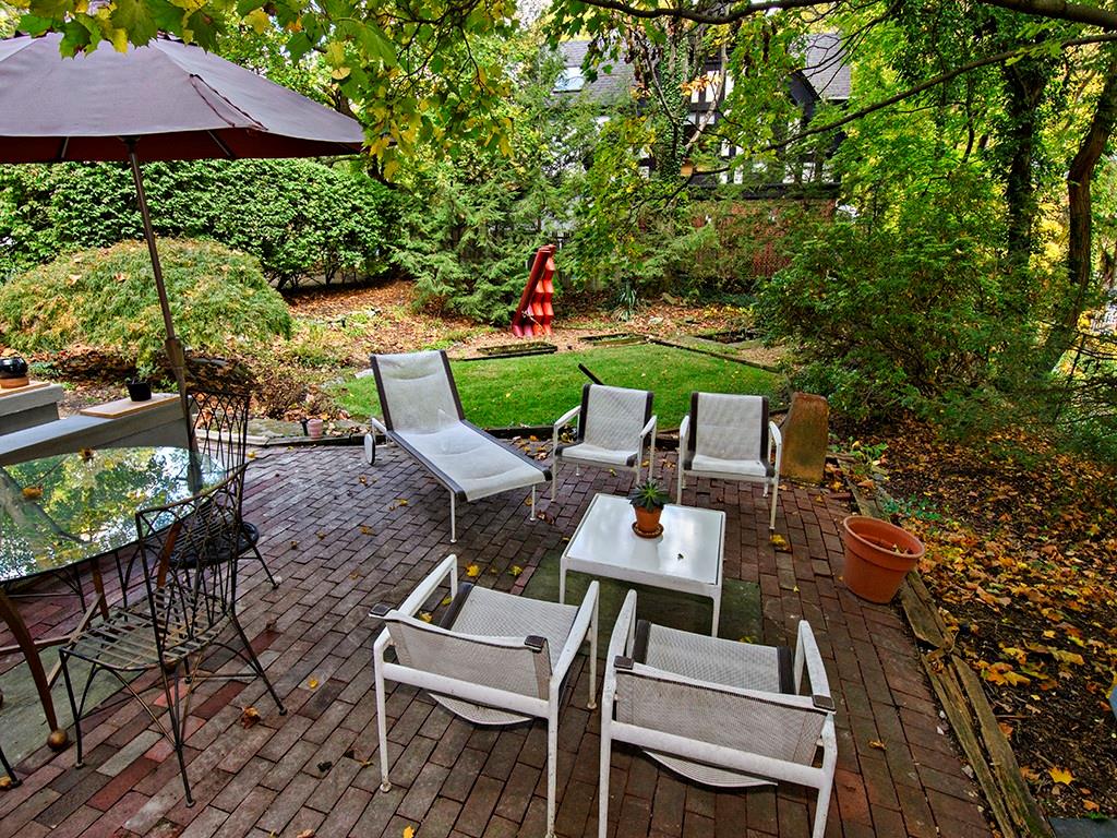 1 Parkton Place Pittsburgh, PA 15232 - Photo 24 of 25 Sitting area of terrace