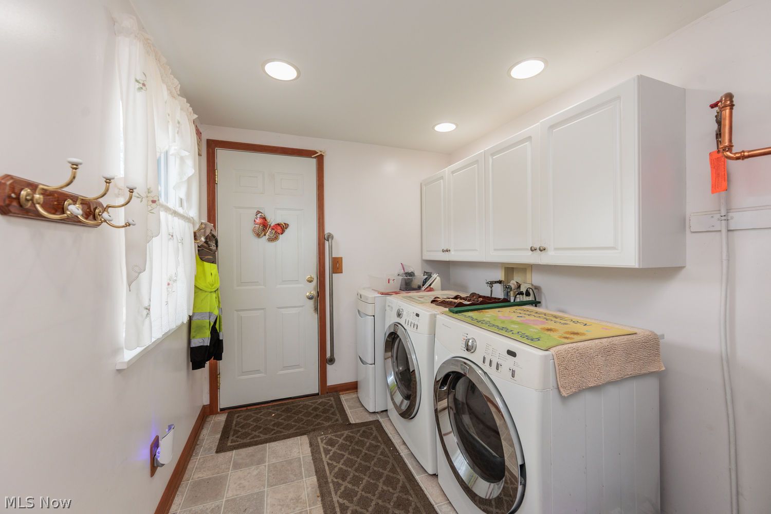 2765 Nagel Road Avon, OH 44011 - Photo 5 of 11 Laundry