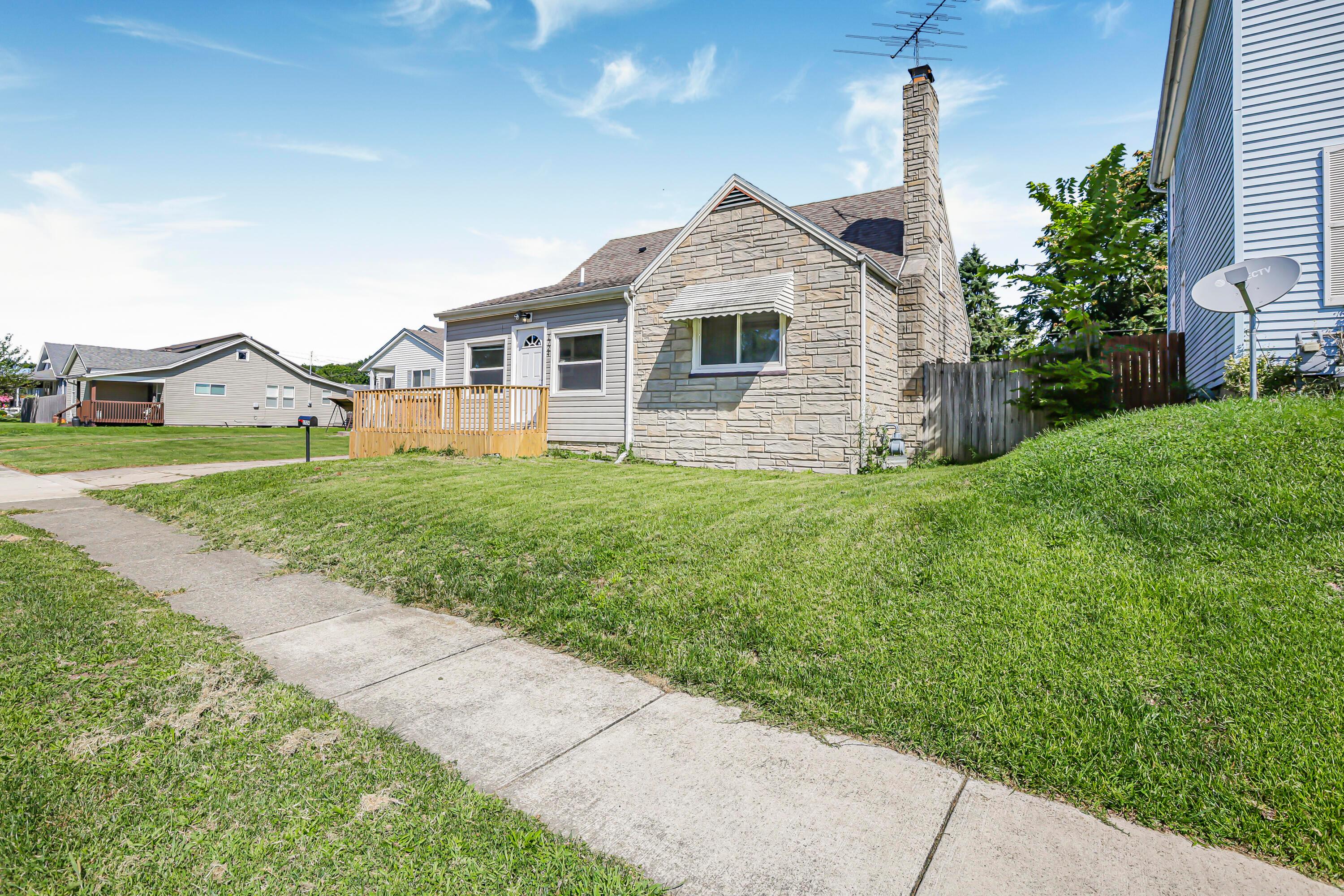 1724 Rutland Avenue Springfield, OH 45505 - Photo 6 of 37 6-print-939A8088