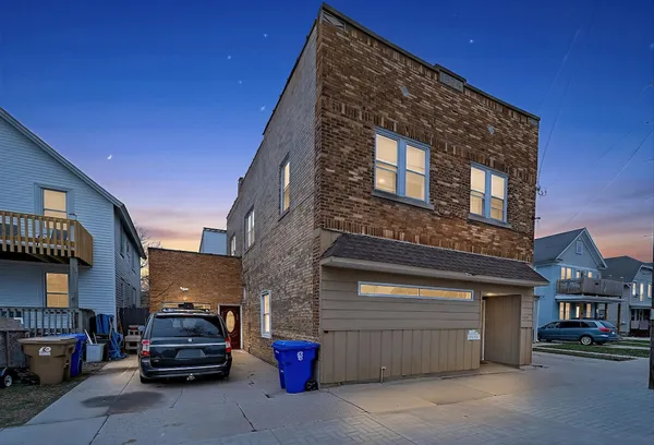 $325,000 | 3828 14th Avenue, Kenosha, WI 53140