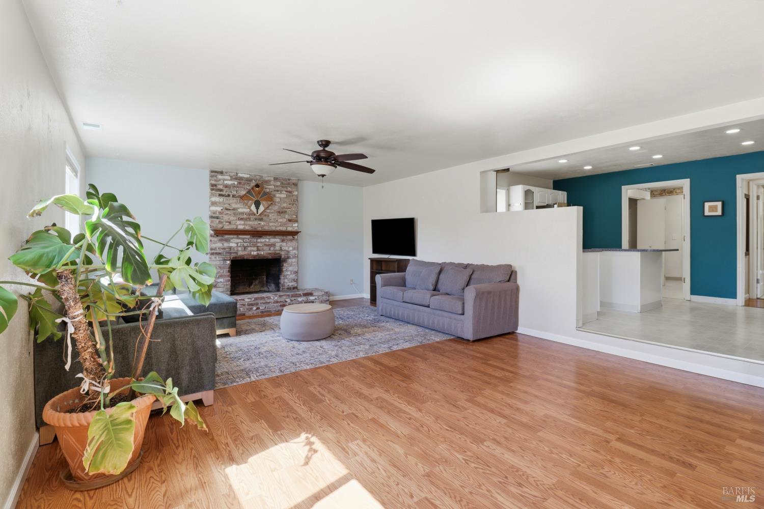 4270 Roblar Road Petaluma, CA 94952 - Photo 5 of 38