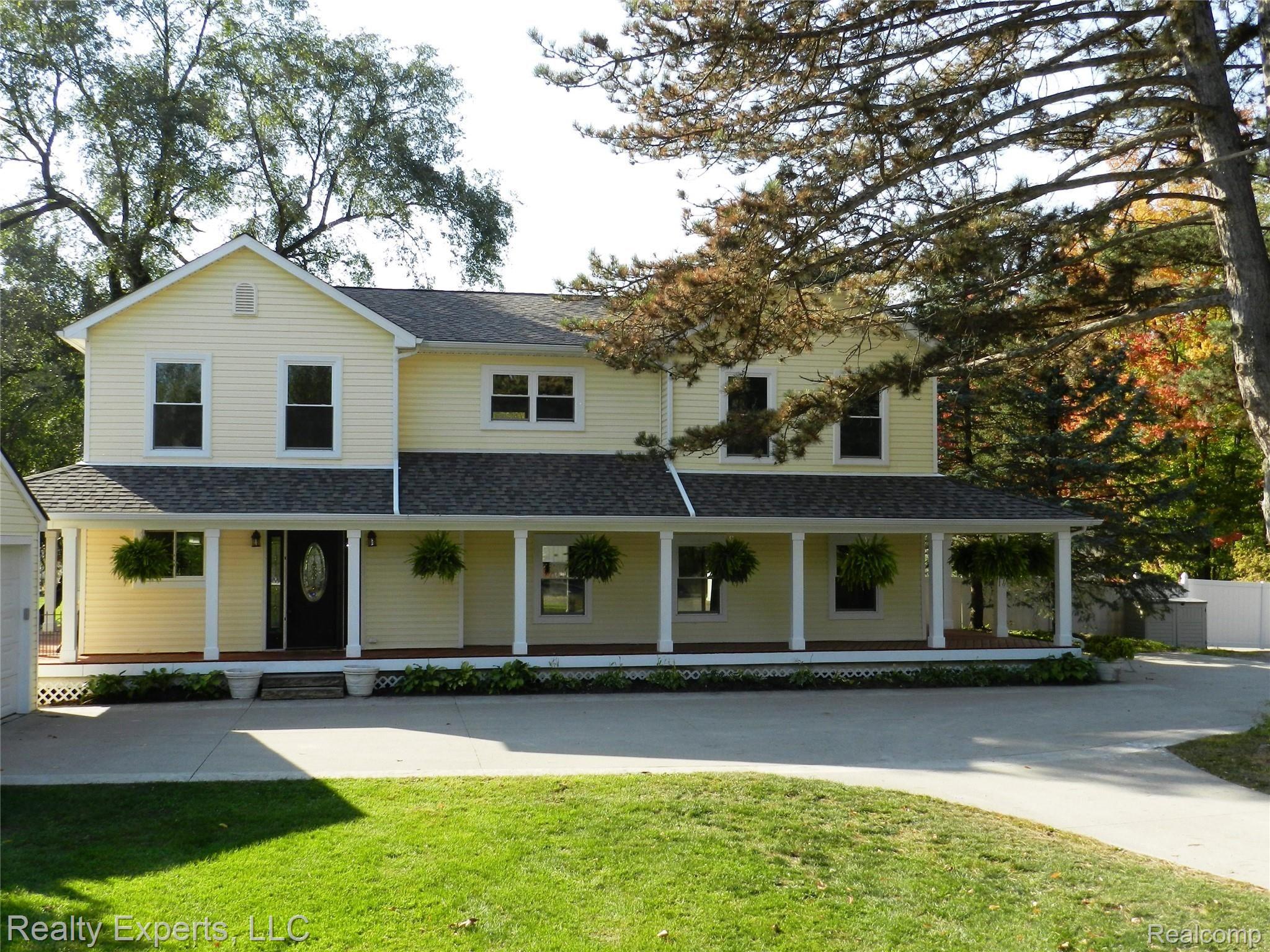 3020 East Maple Road Milford, MI 48381 - Photo 2 of 72 2.JPG