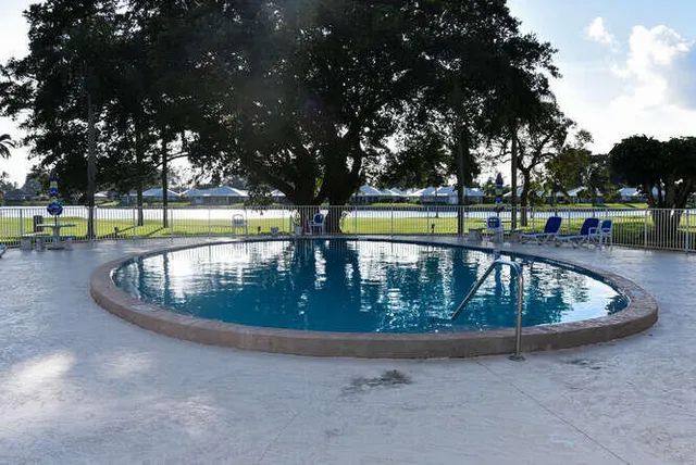 $4,800 | 300 John F Kennedy Drive, Unit 208, Atlantis, FL 33462