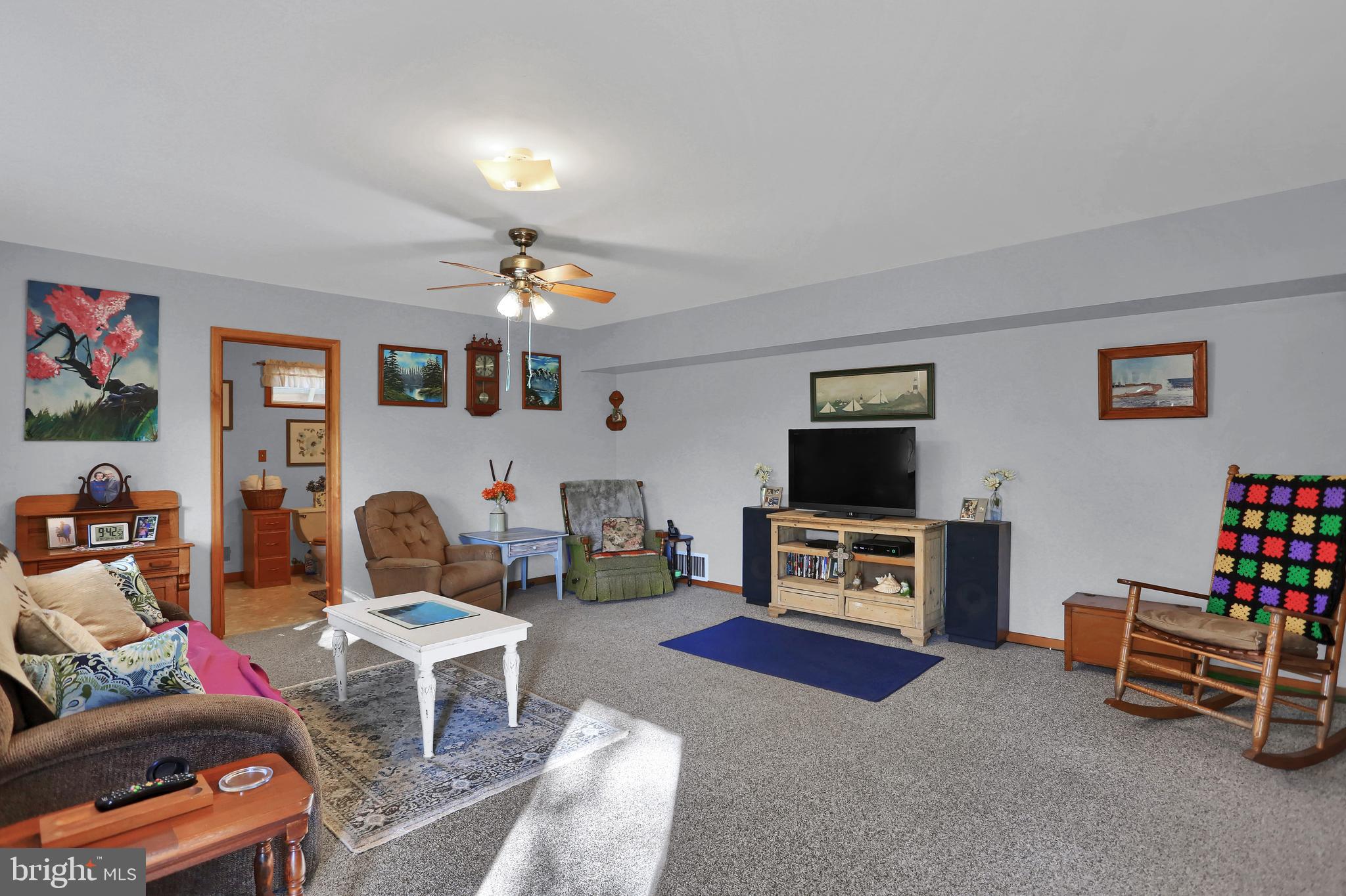715 Graceton Road Fawn Grove, PA 17321 - Photo 2 of 36 Large living room