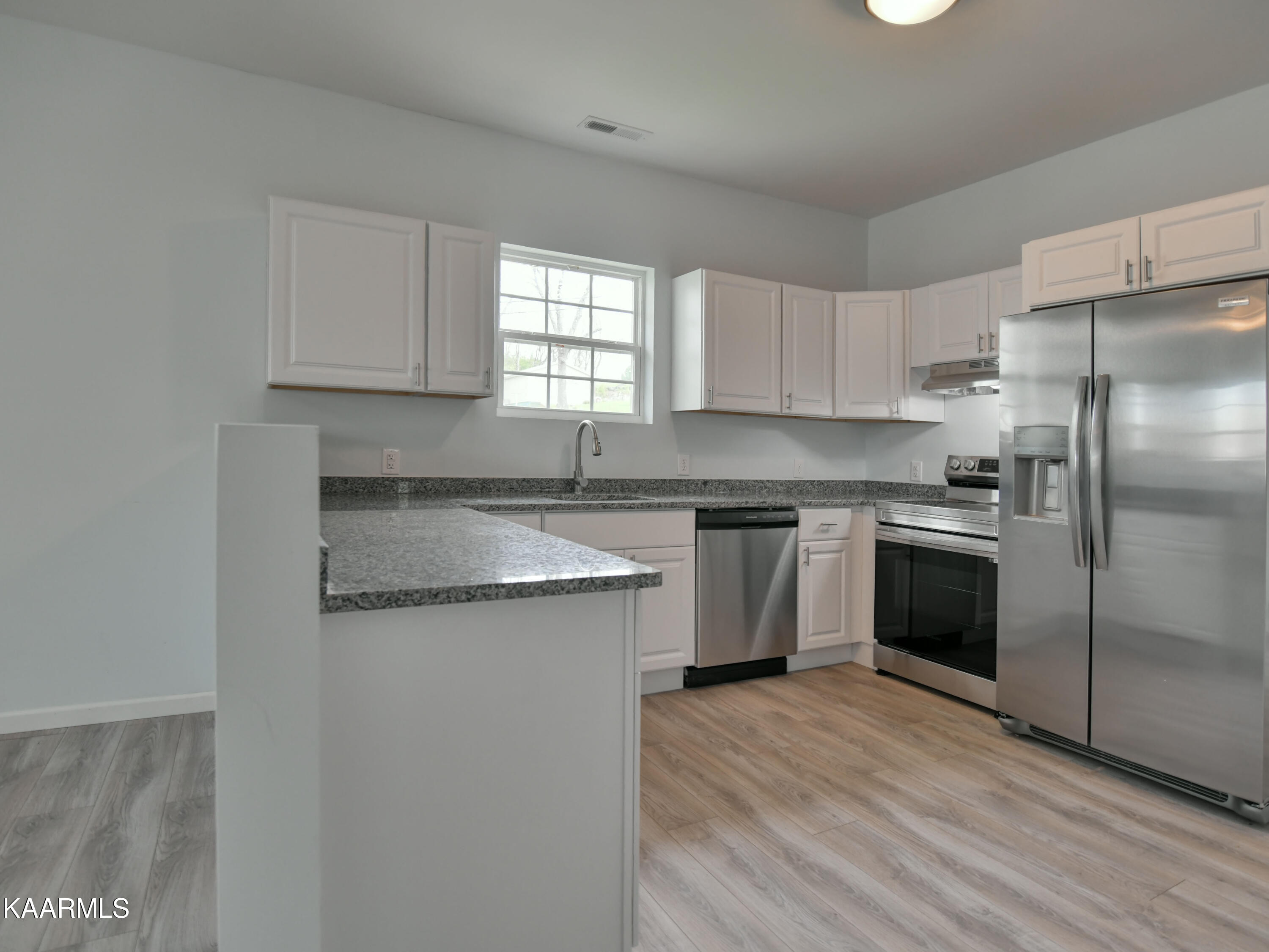 209 Jaybird Road Newport, TN 37821 - Photo 6 of 15 DSC_9185 copy