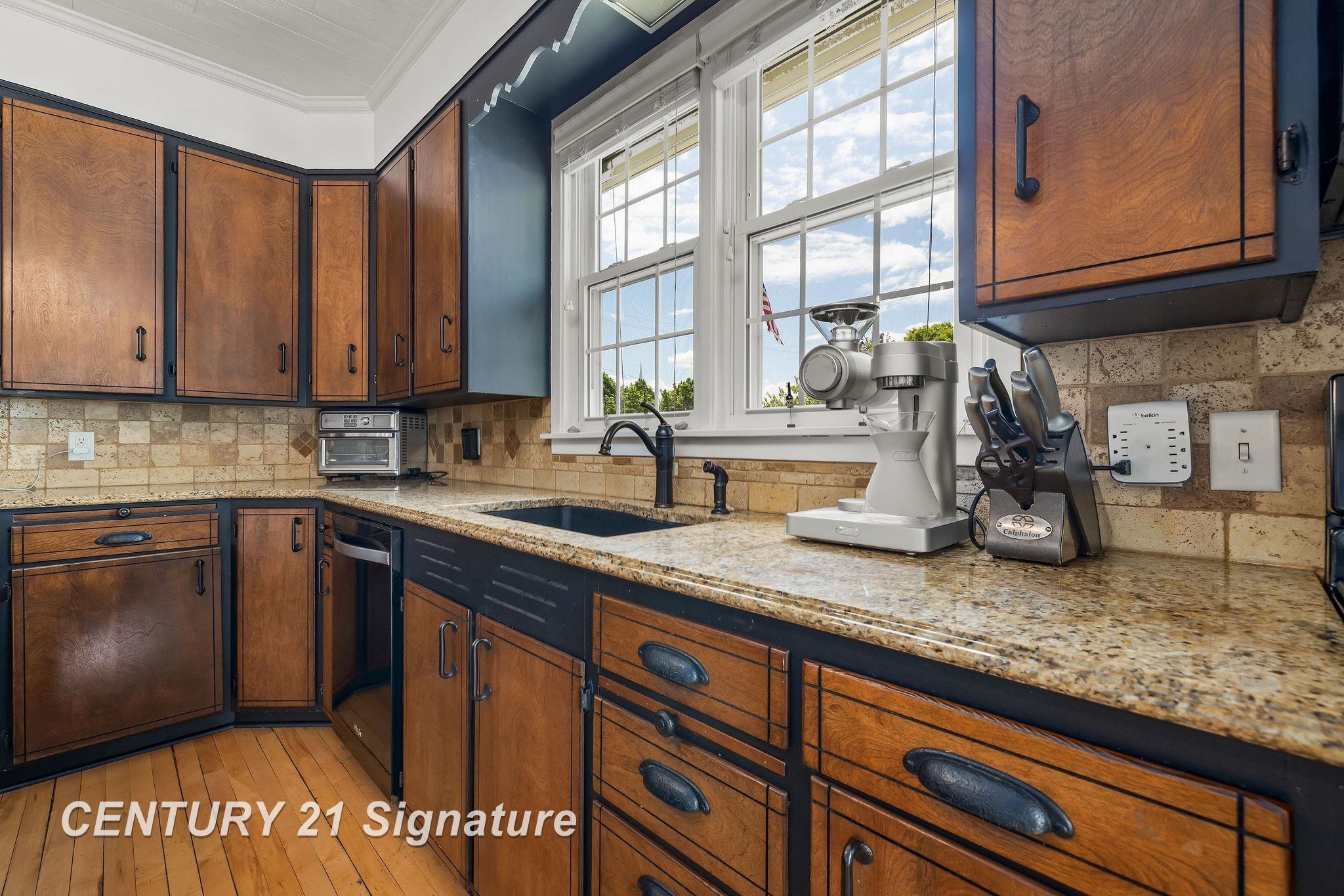 6280 South Dehmel Road Frankenmuth, MI 48734 - Photo 9 of 41 Kitchen