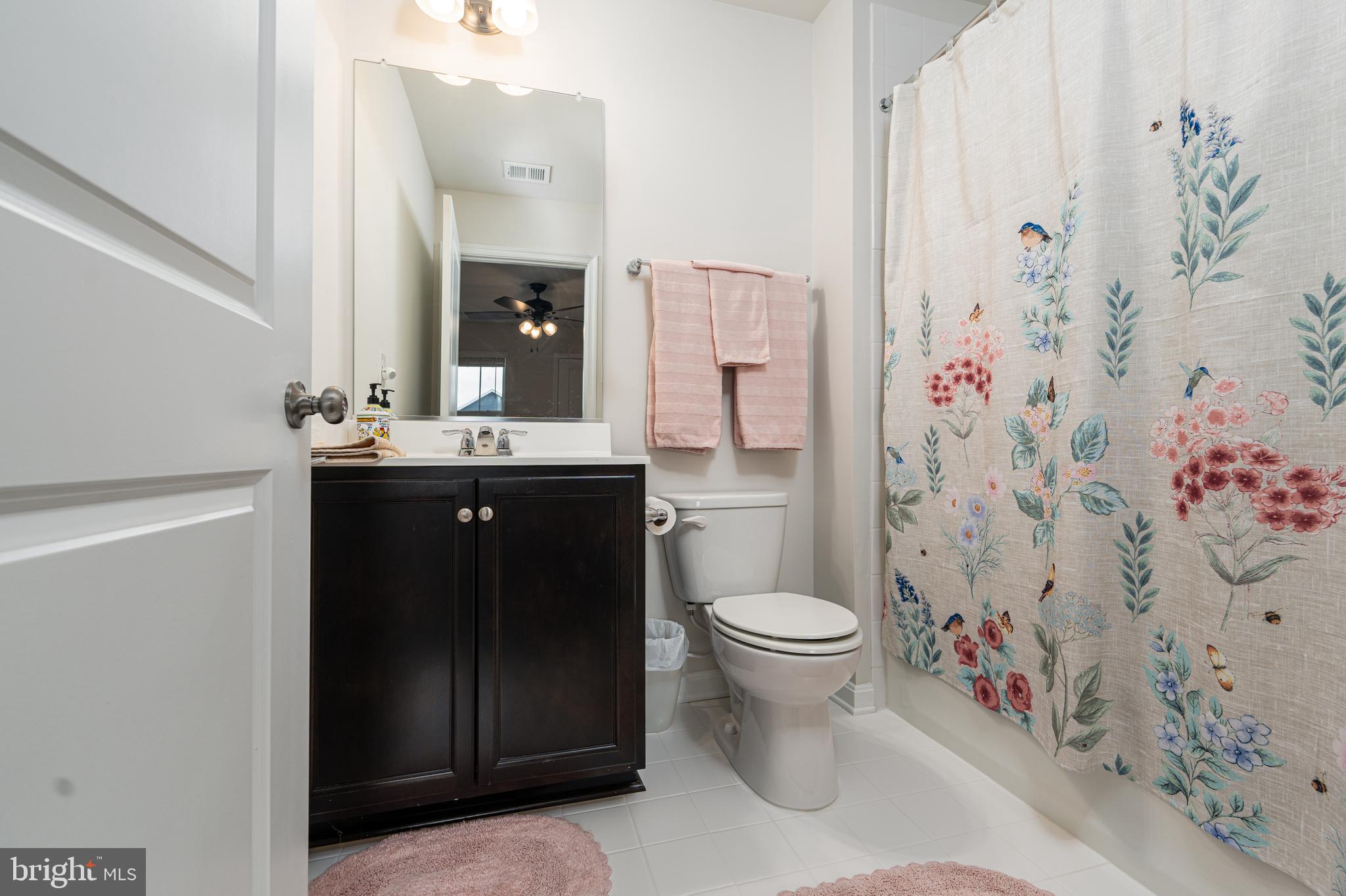 607 Stonegate Road Westminster, MD 21157 - Photo 29 of 44 2nd floor en suite bathroom