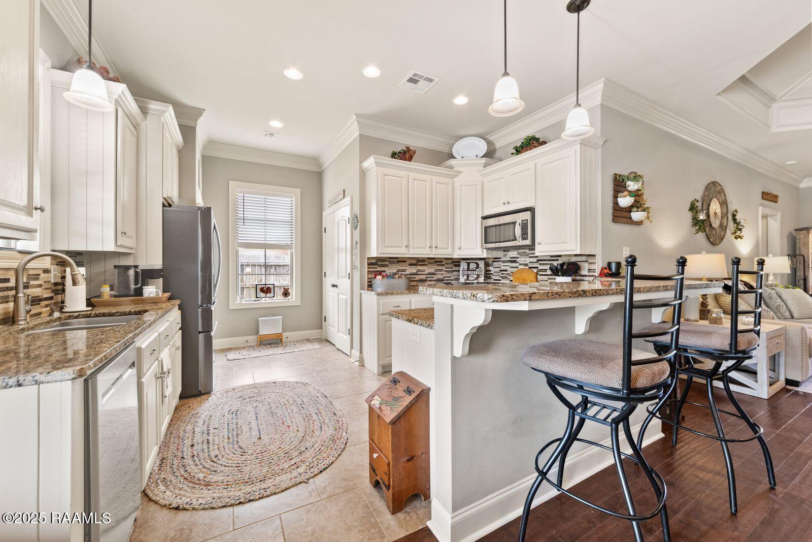 1181 Grand Loop Breaux Bridge, LA 70517 - Photo 8 of 40 Kitchen
