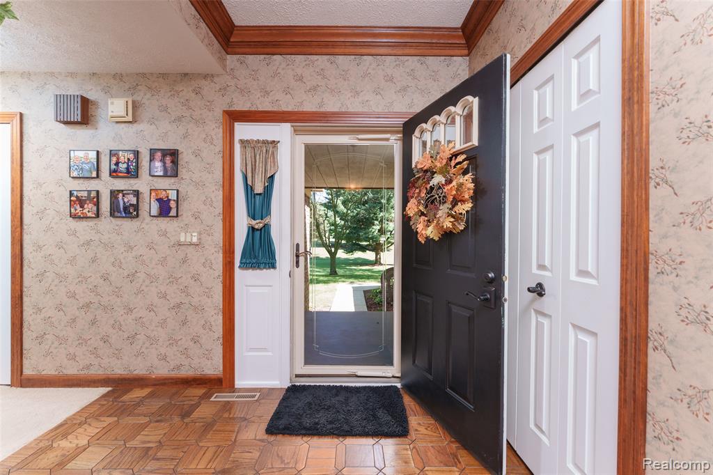 6209 North Raddatz Road Fowlerville, MI 48836 - Photo 12 of 41 Gallery Image 12