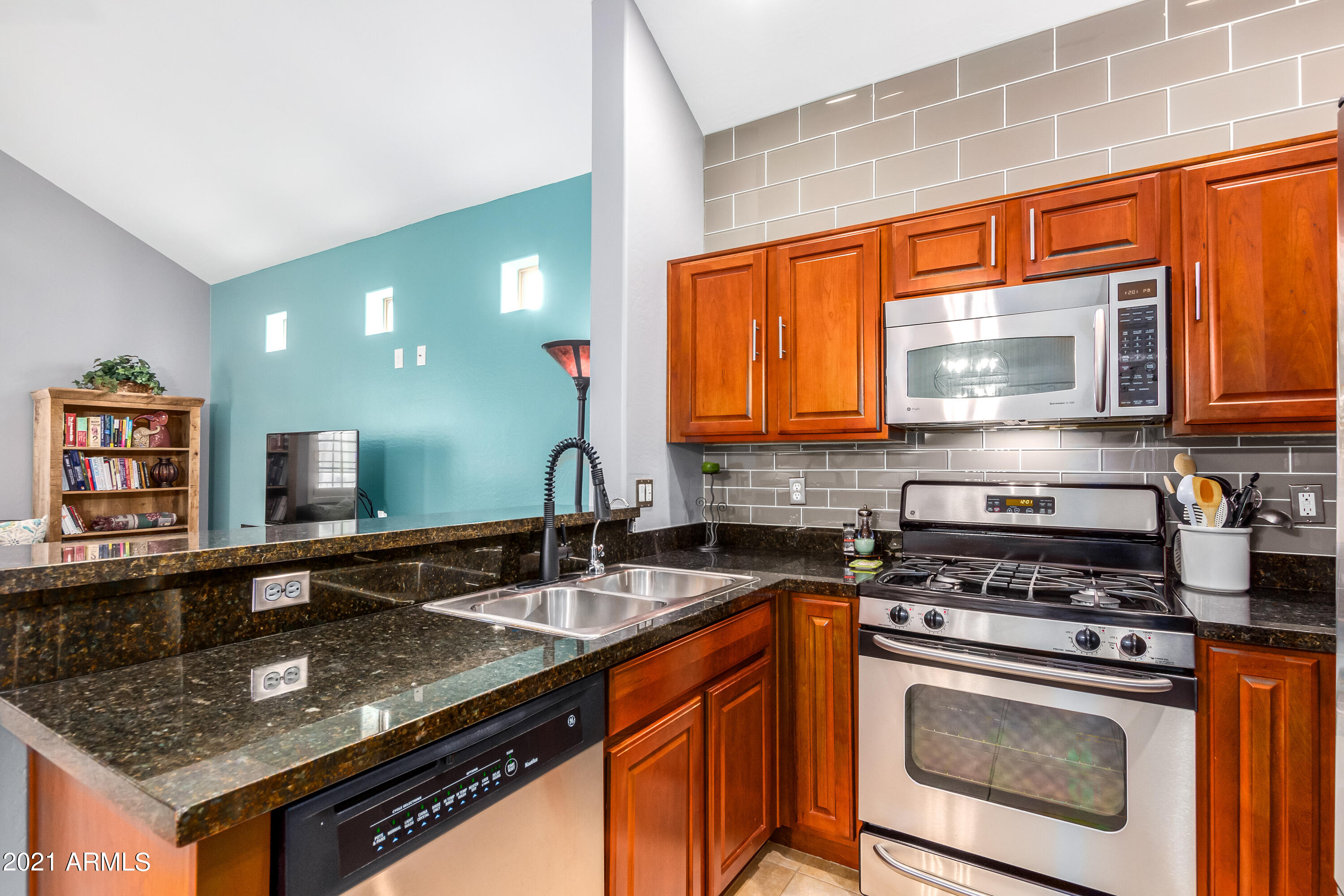 2922 North 29th Street Phoenix, AZ 85016 - Photo 18 of 41 Kitchen