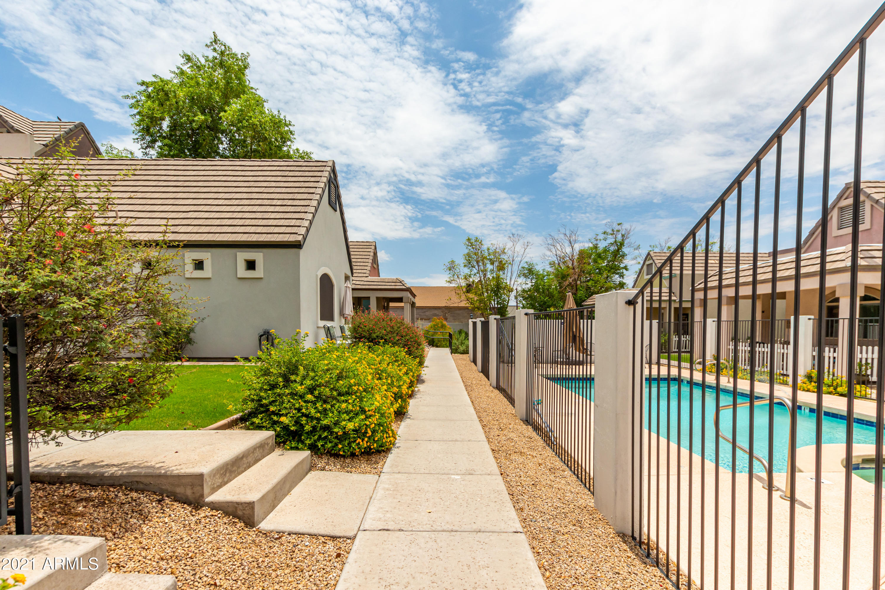 2922 North 29th Street Phoenix, AZ 85016 - Photo 38 of 41 Community Pool