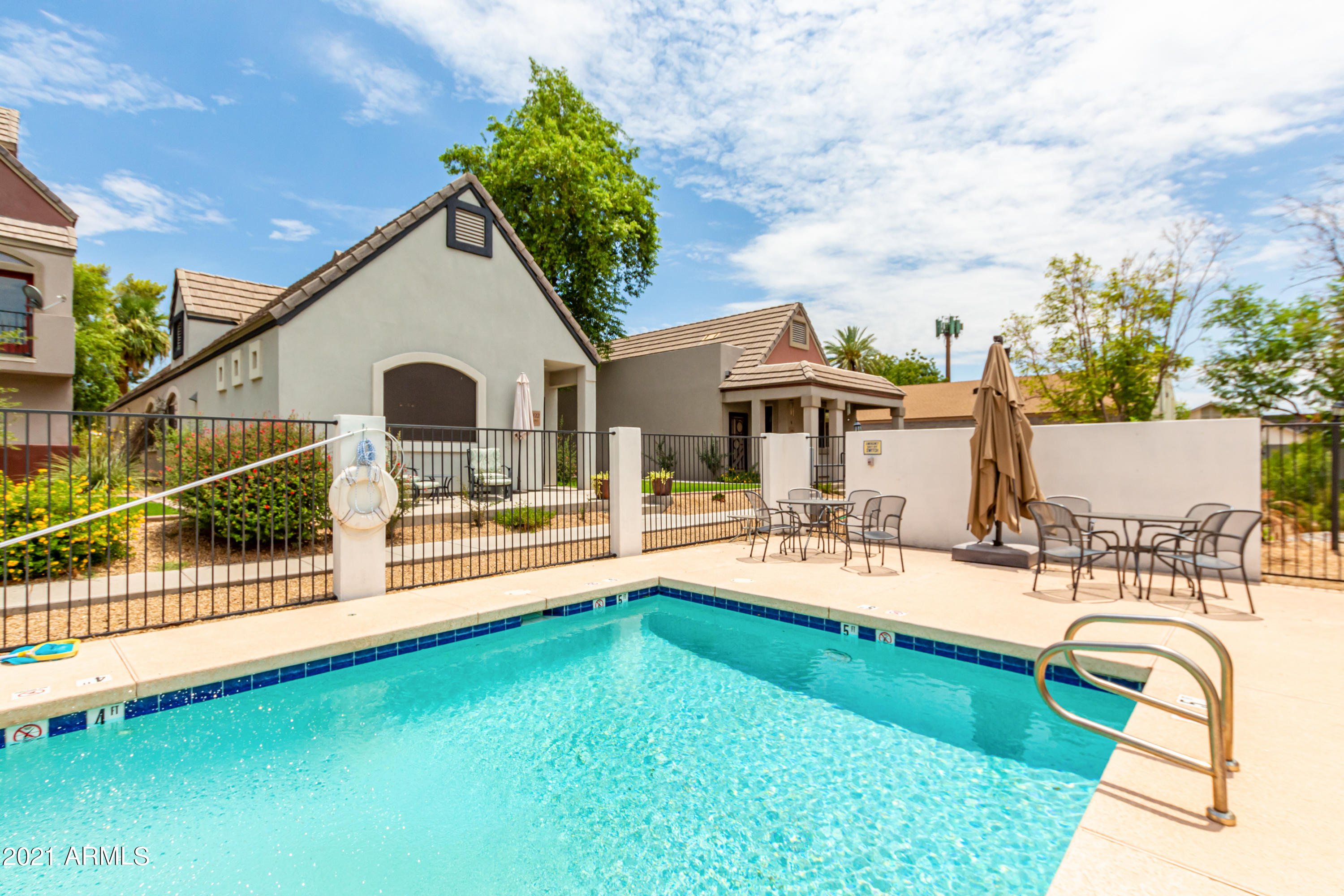 2922 North 29th Street Phoenix, AZ 85016 - Photo 40 of 41 Community Pool
