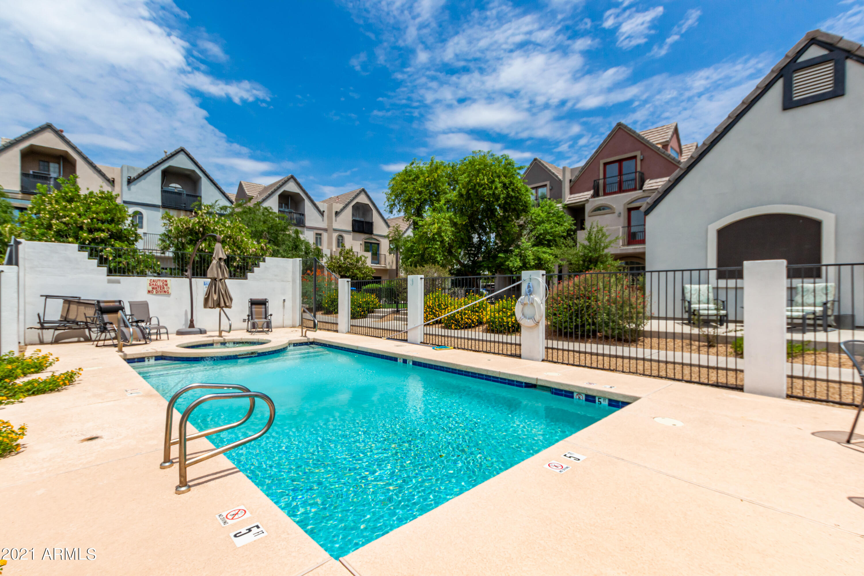 2922 North 29th Street Phoenix, AZ 85016 - Photo 41 of 41 Community Pool