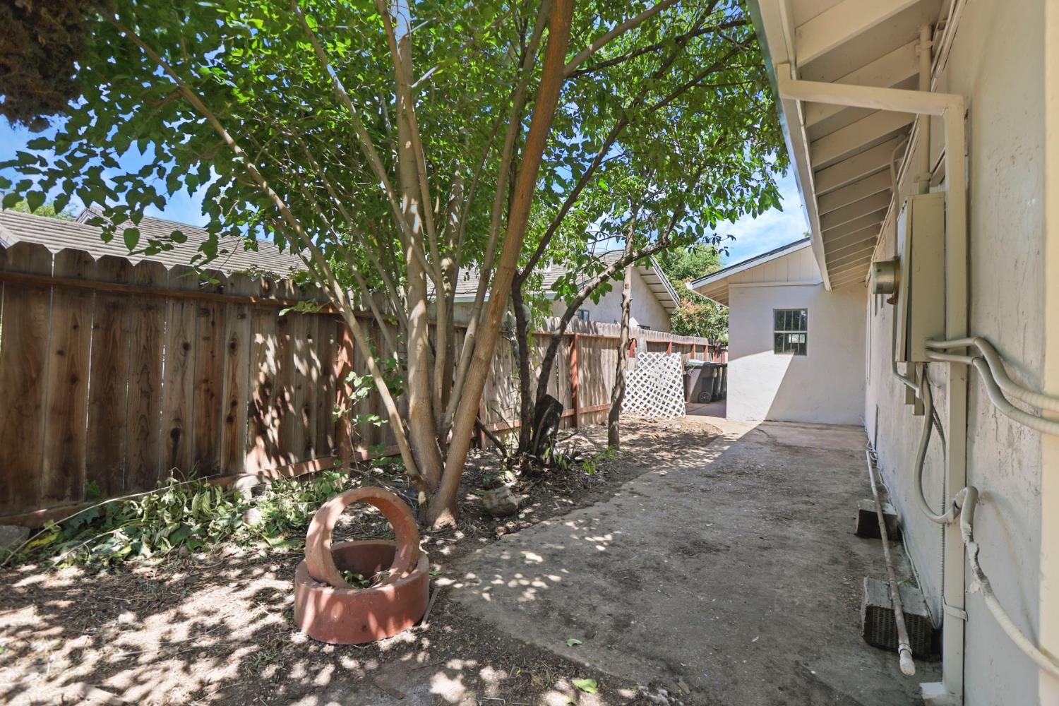 2044 Del Rio Drive Stockton, CA 95204 - Photo 39 of 40
