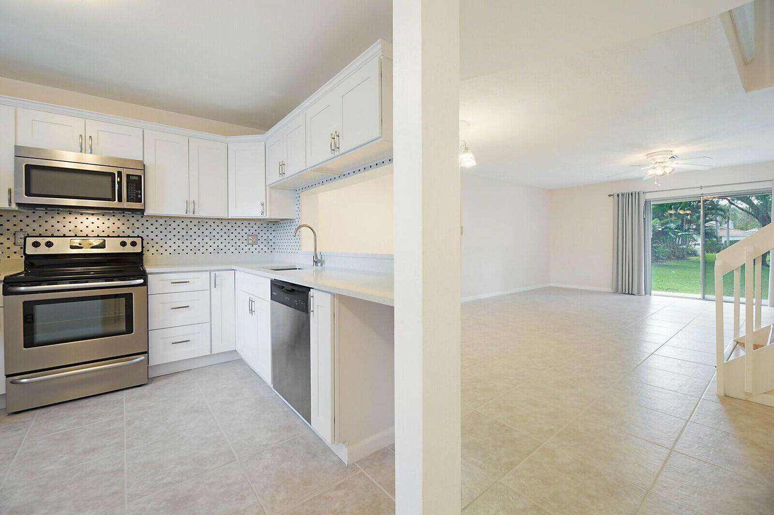 6384 Boca Circle Boca Raton, FL 33433 - Photo 5 of 34 Kitchen
