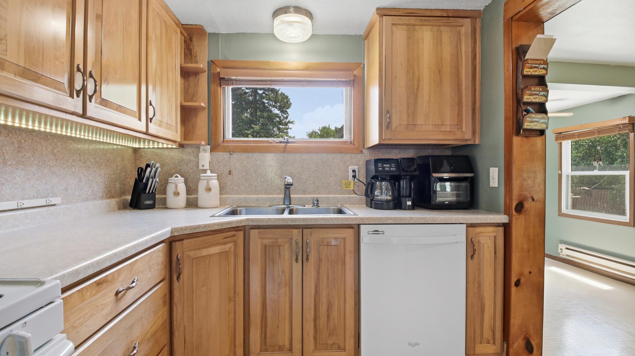 417 South 7th Street Cameron, WI 54822 - Photo 10 of 29