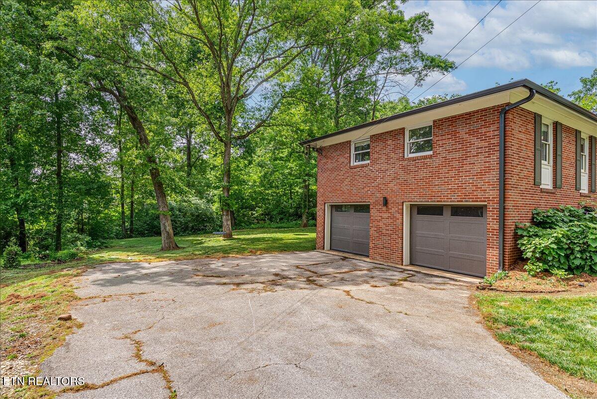 5209 Potomac Road Knoxville, TN 37920 - Photo 6 of 58 05-Garage A1