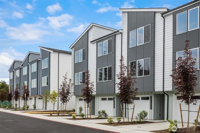 $615,950 | 1520 Hollow Dale Place, Unit B, Everett, WA 98204