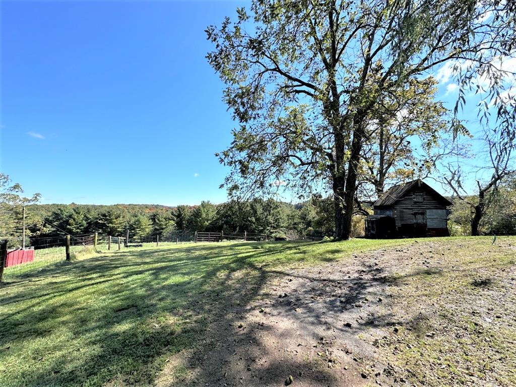 140 Baltimore Road Hillsville, VA 24343 - Photo 7 of 36 Gallery Image 7