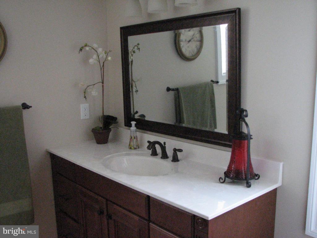 20 South Broad Street Lititz, PA 17543 - Photo 15 of 21