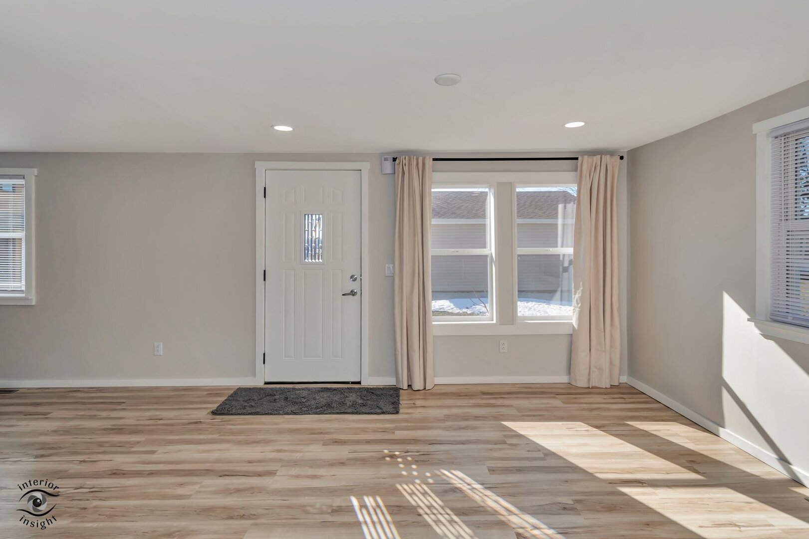 5101 East 1000 Road North Kankakee, IL 60901 - Photo 28 of 35 a view of a livingroom with wooden floor and a window