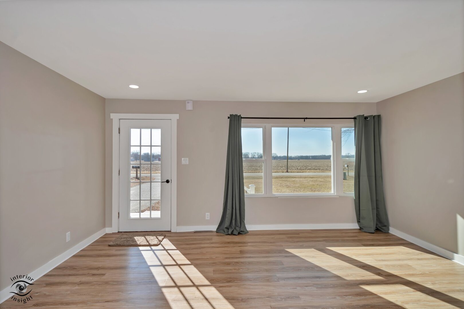 5101 East 1000 Road North Kankakee, IL 60901 - Photo 8 of 35 wooden floor in an empty room with a window