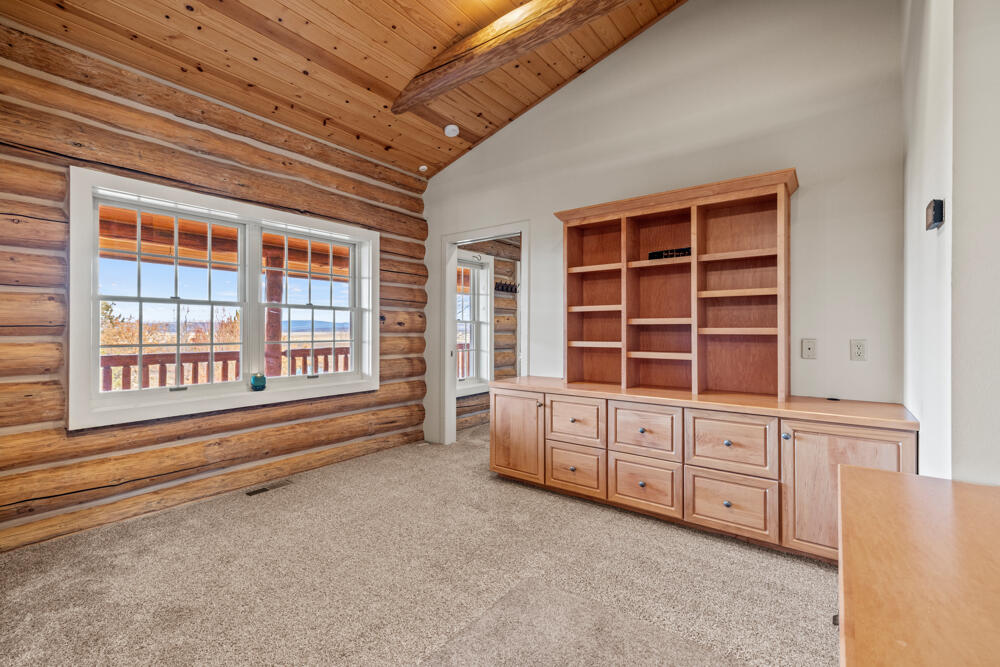 24624 Schaupp Road Klamath Falls, OR 97603 - Photo 39 of 62 24624SchauppRd.-Interiors-18