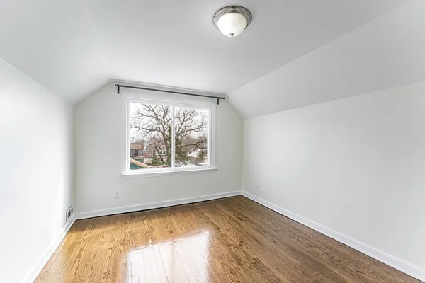 $3,300 | 2817 Maple Avenue, Berwyn, IL 60402