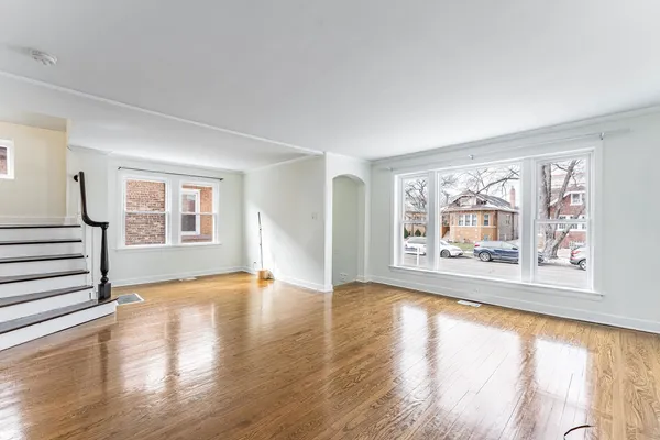 $3,300 | 2817 Maple Avenue, Berwyn, IL 60402