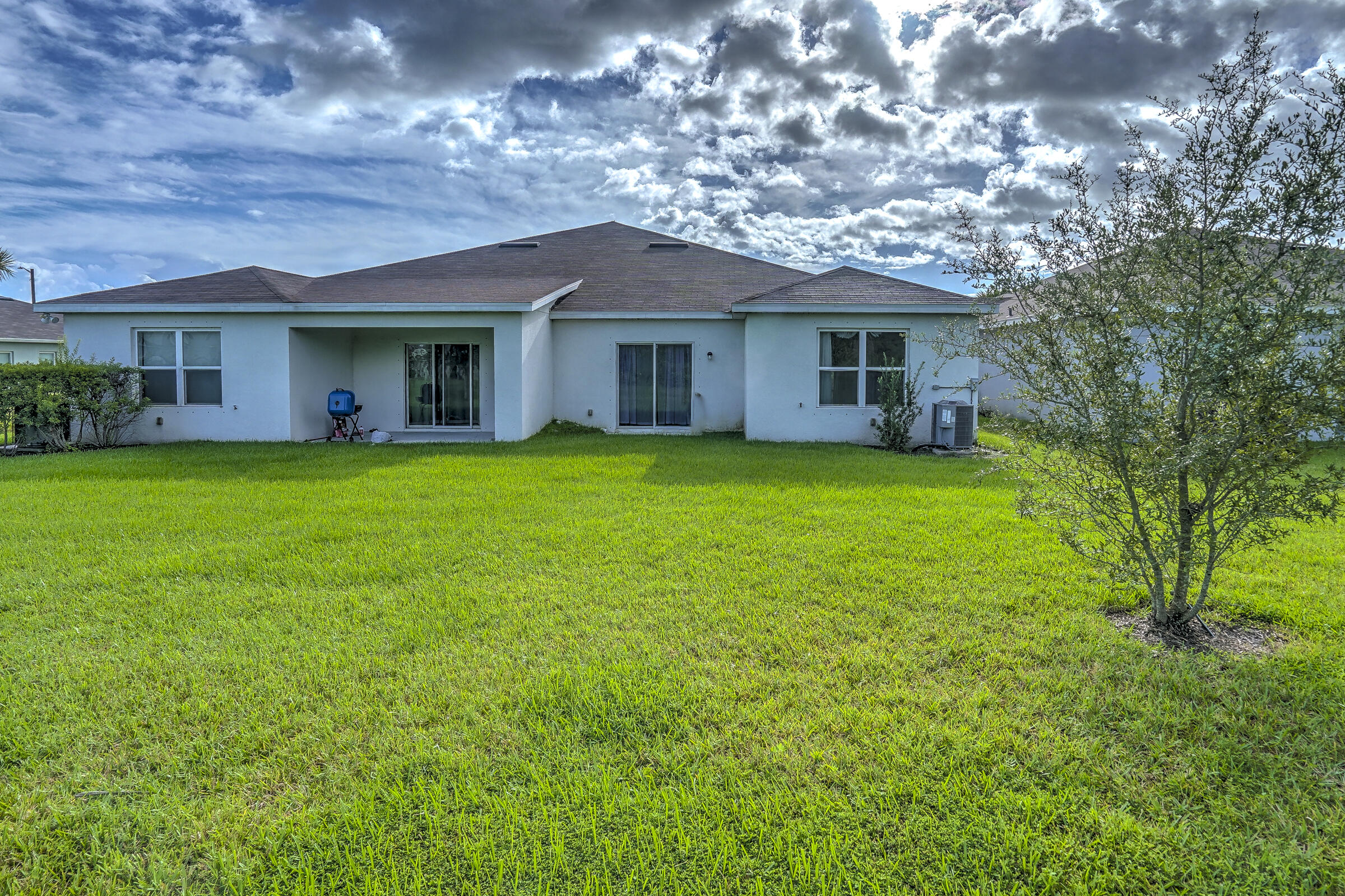 337 Raspberry Road Fort Pierce, FL 34981 - Photo 30 of 40 Exterior Rear