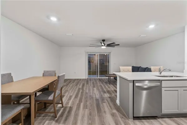 $1,900 | 959 Spotted Egret Loop, Ruskin, FL 33570