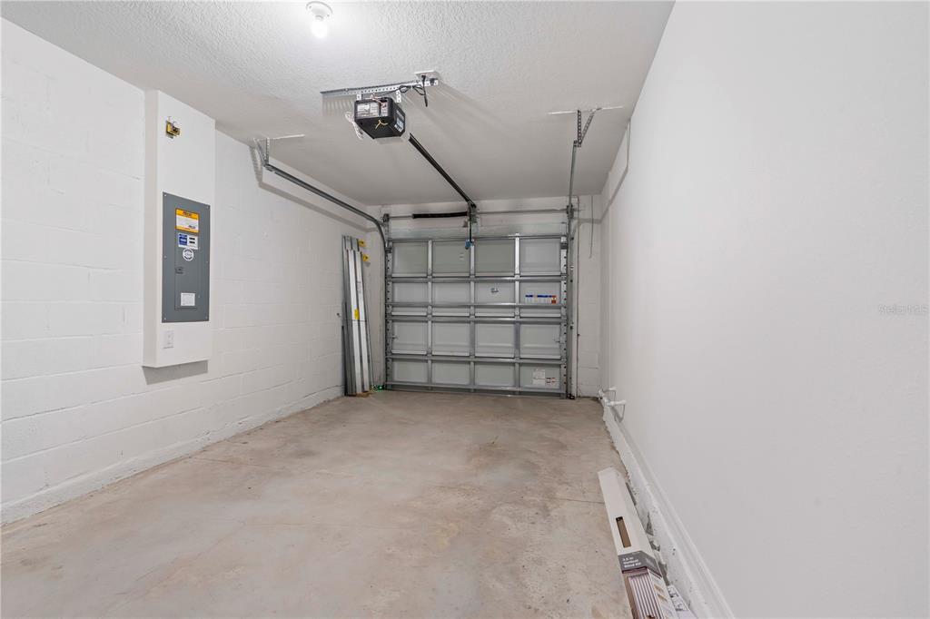 959 Spotted Egret Loop Ruskin, FL 33570 - Photo 24 of 36 an empty room with a empty space