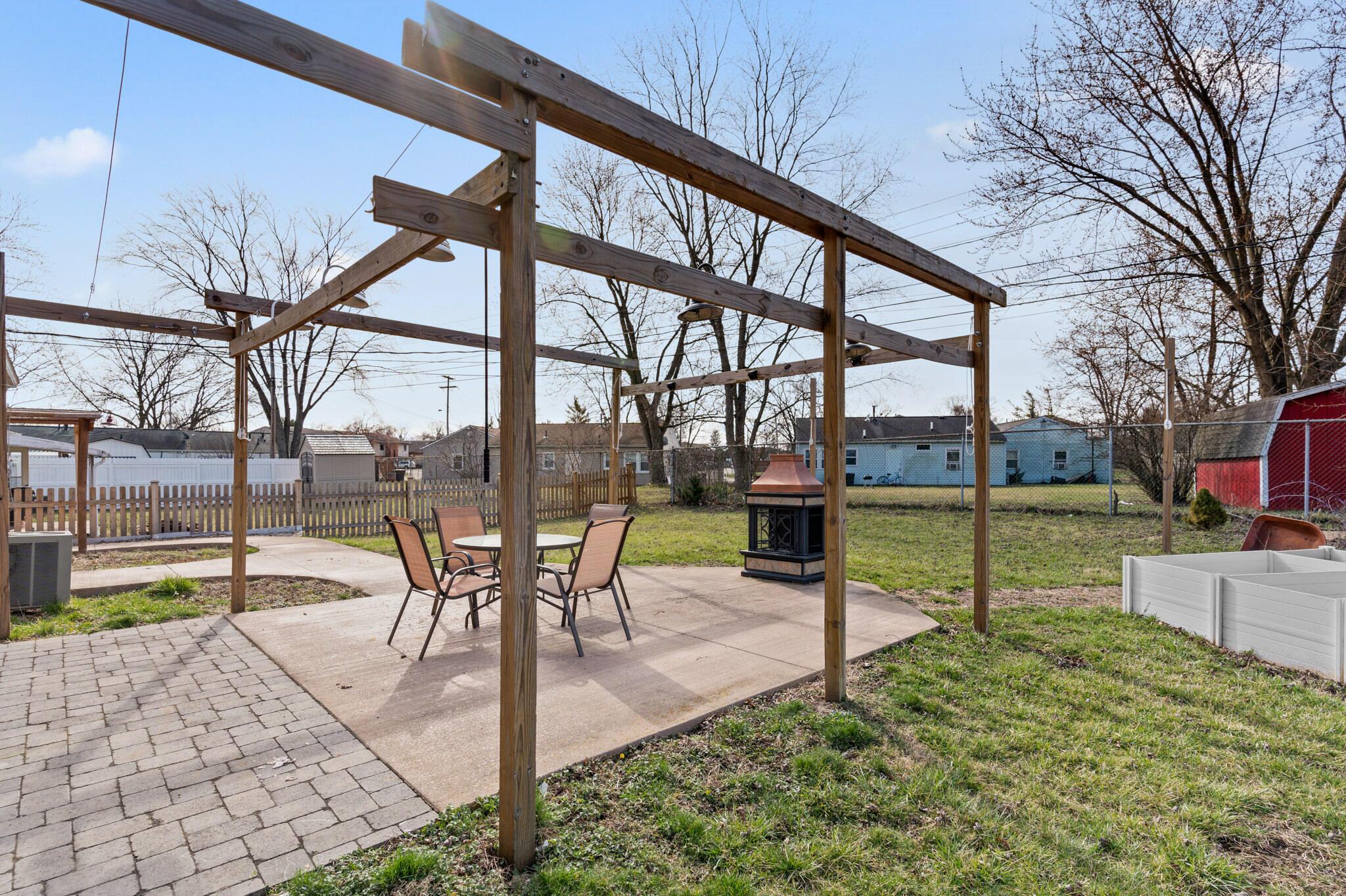 225 Darbyhurst Road Columbus, OH 43228 - Photo 5 of 31 Darbyhurst Zillow Sized-23