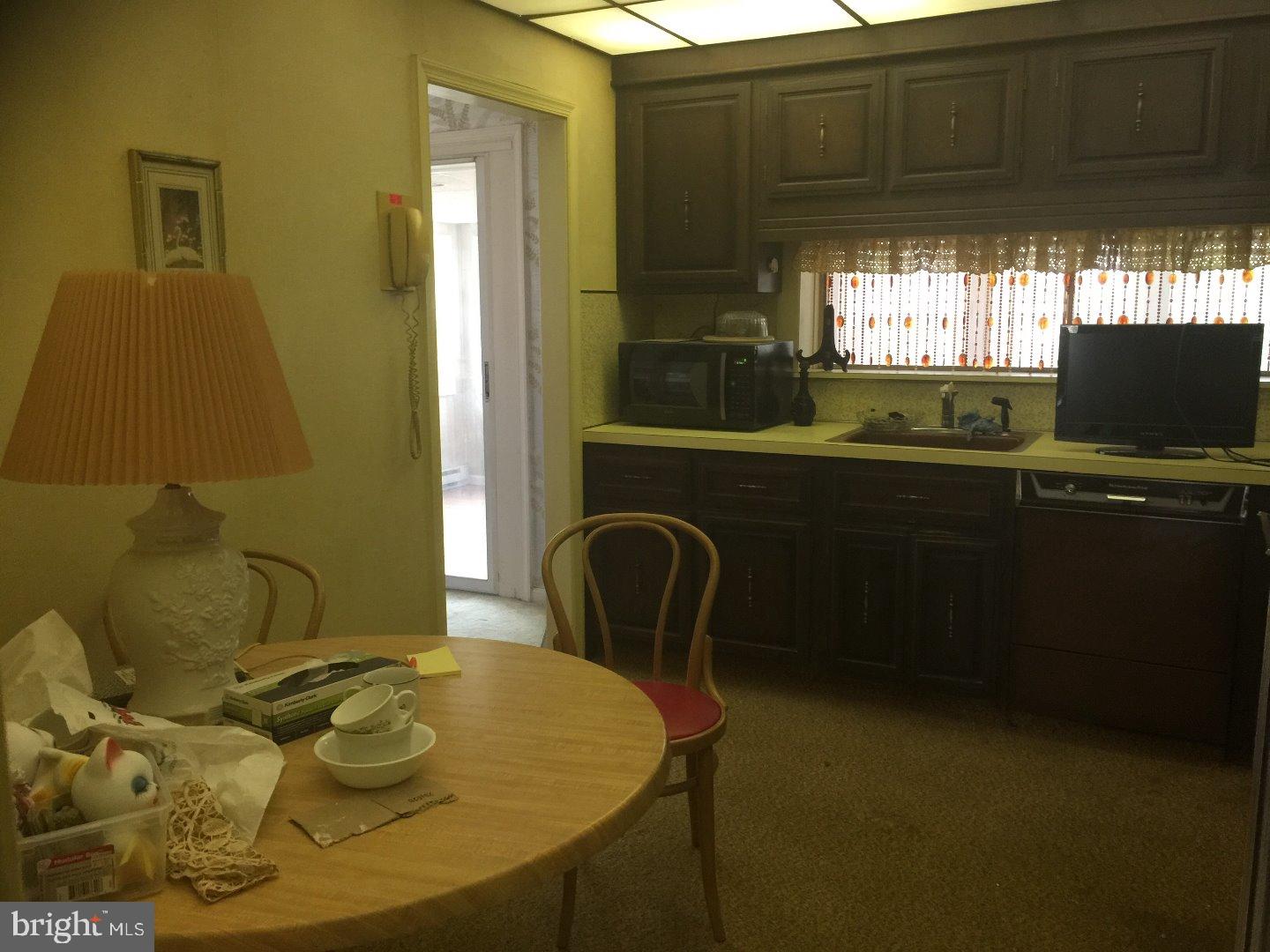 1824 London Road Abington, PA 19001 - Photo 10 of 16 Kitchen