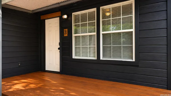 $750 | 3011 West César E Chávez Boulevard, San Antonio, TX 78207