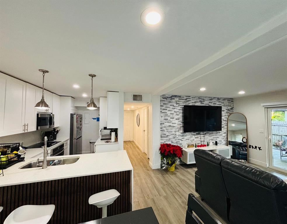 8000 Northwest 74th Terrace Tamarac, FL 33321 - Photo 4 of 11