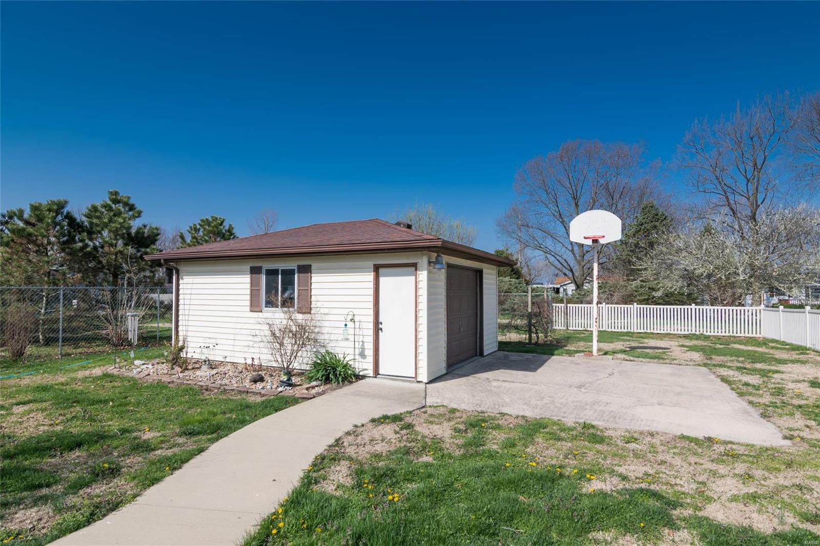 303 Old US Rte 66 Hamel, IL 62046 - Photo 2 of 29 Gallery Image 2