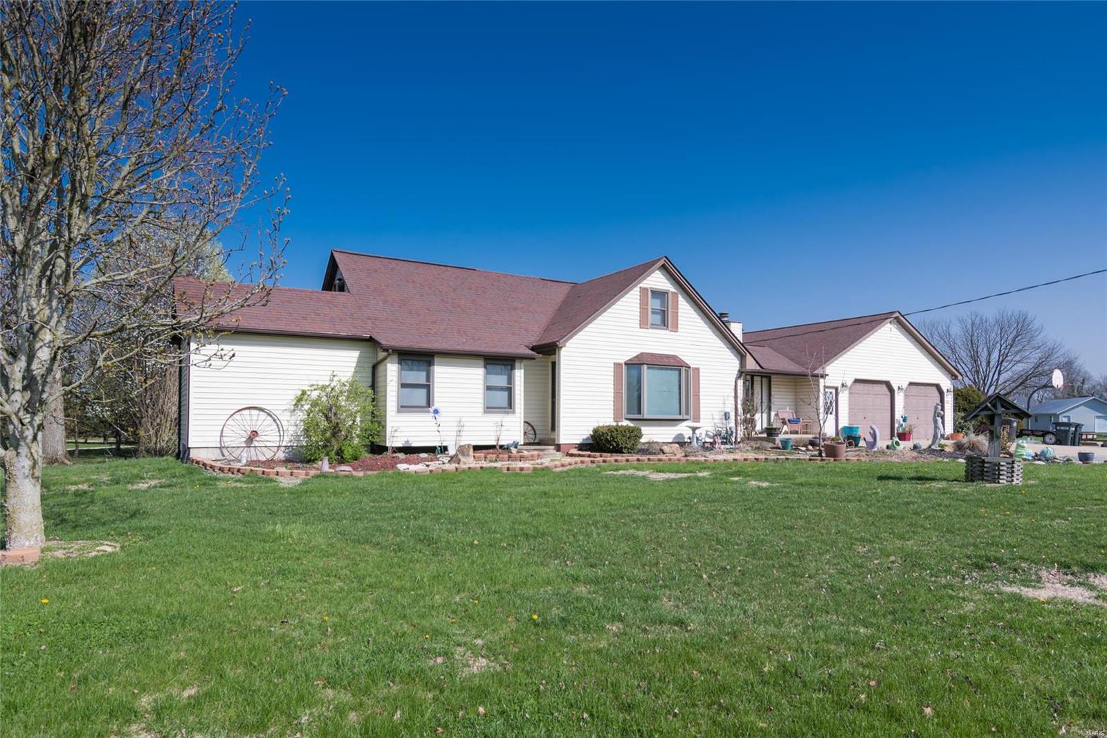 303 Old US Rte 66 Hamel, IL 62046 - Photo 3 of 29 Gallery Image 3