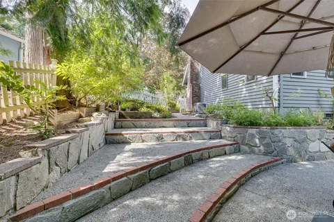 $1,499,000 | 4310 209th Avenue Northeast, Sammamish, WA 98074