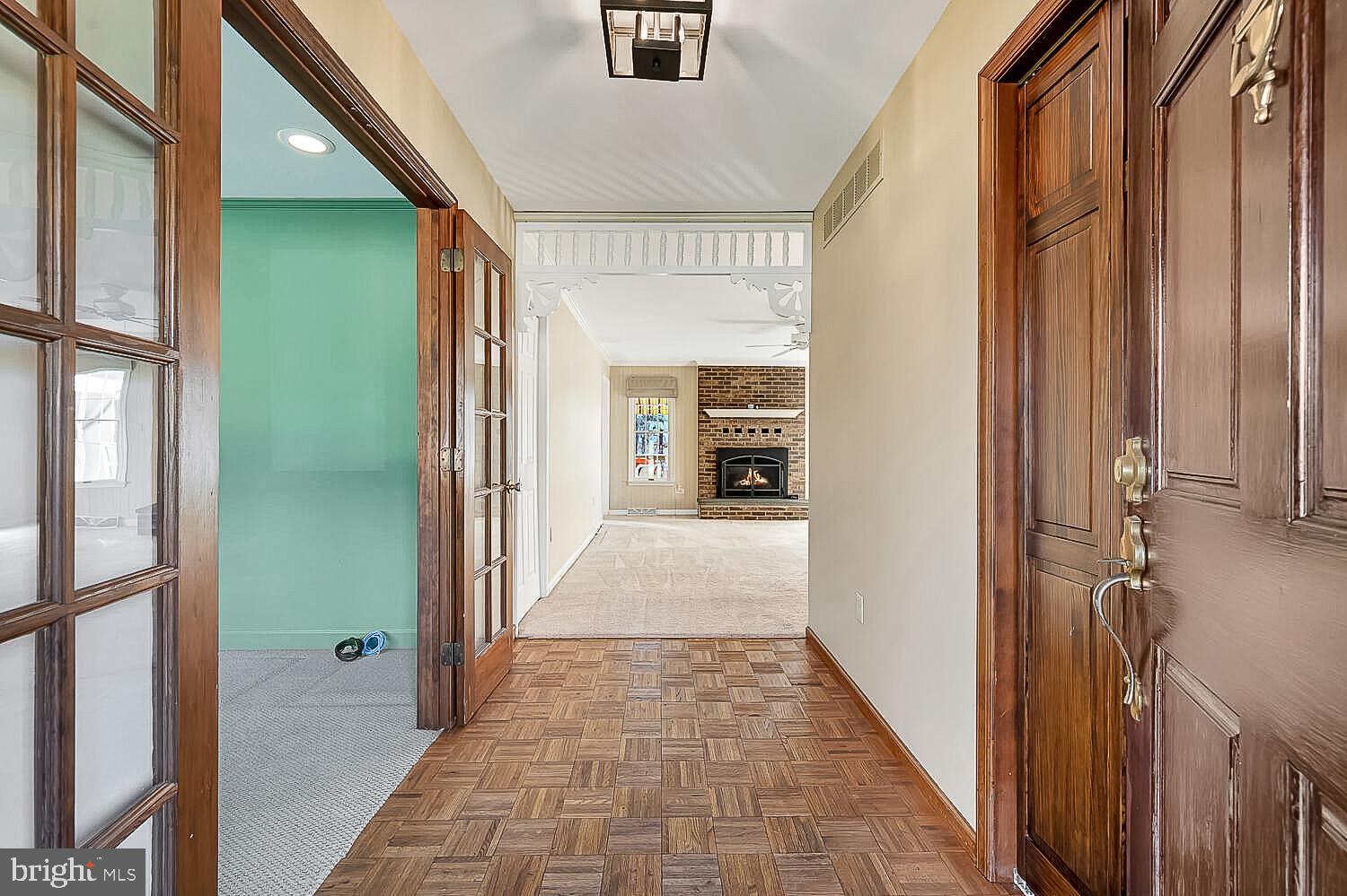 12 Hackney Drive Bear, DE 19701 - Photo 5 of 42 Foyer to Family Room
