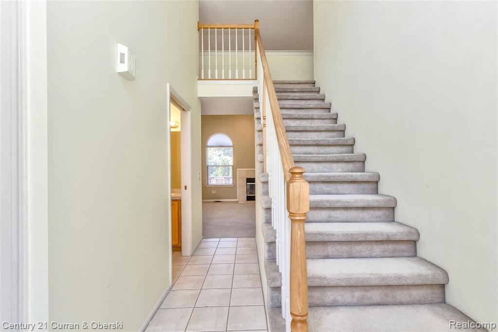 9721 Stark Road Livonia, MI 48150 - Photo 4 of 44