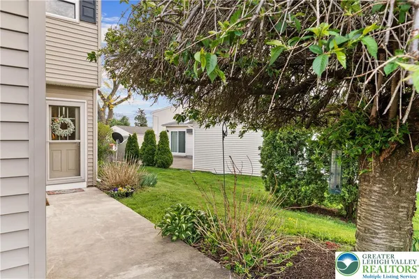 $275,000 | 84 Covington Place, Catasauqua, PA 18032