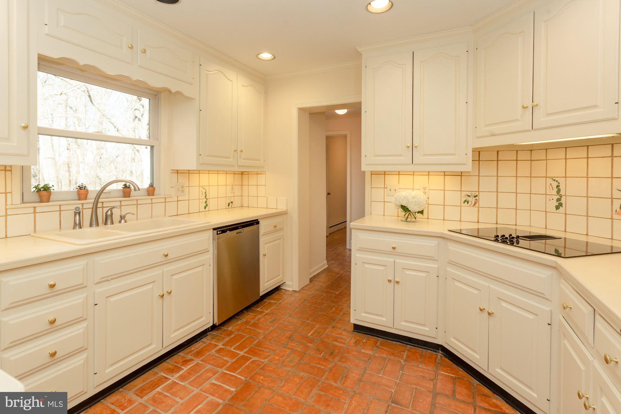 8005 Greentree Road Bethesda, MD 20817 - Photo 21 of 75