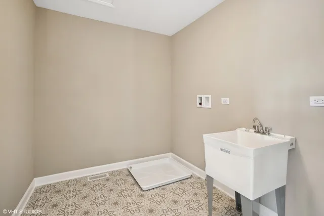 $462,900 | 276 Masters Drive, Addison, IL 60101