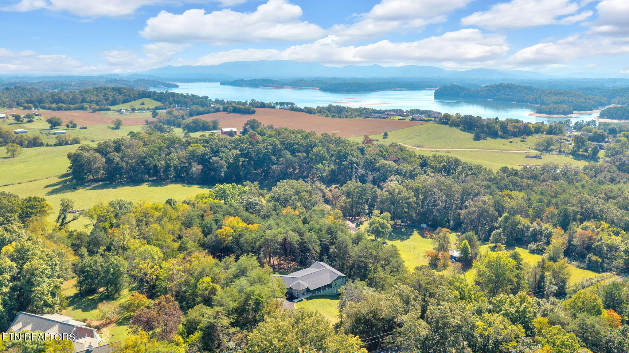 2160 Ranch Road Dandridge, TN 37725 - Photo 35 of 59 28-web-or-mls-DJI_20251002115135_0904_D