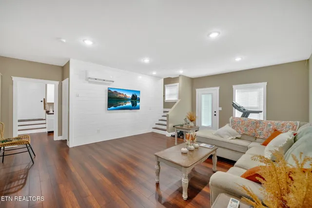 $1,200,000 | 2160 Ranch Road, Dandridge, TN 37725