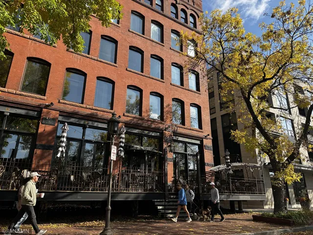 $319,000 | 521 2nd Street Southeast, Unit 410, Minneapolis, MN 55414